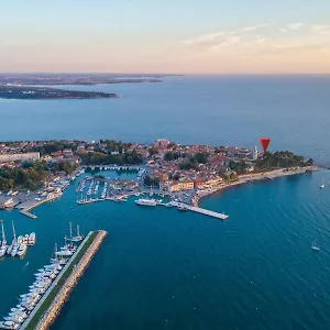Hannah Novigrad Istria